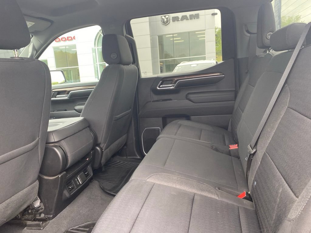 Used 2023 Chevrolet Silverado 1500 LT AWD/4WD image 13