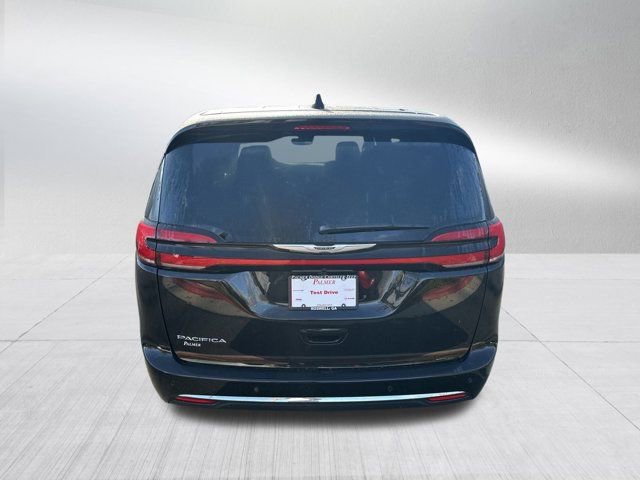New 2026 Chrysler Pacifica Select image 6