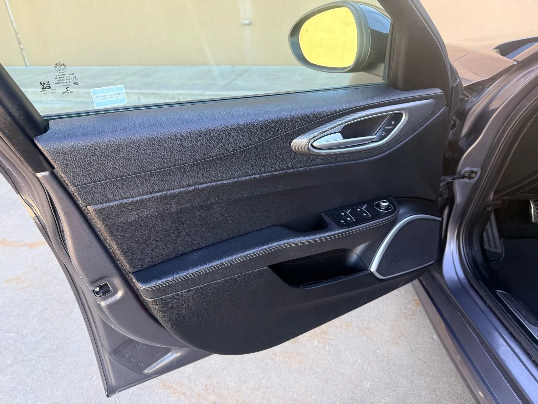 Used 2019 Alfa Romeo Giulia AWD w/ Quick Order Package 22J Sport image 13