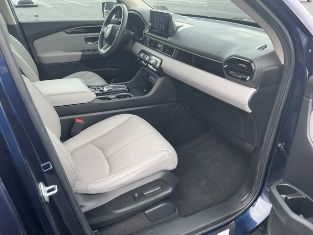 Used 2025 Honda Pilot Touring image 25
