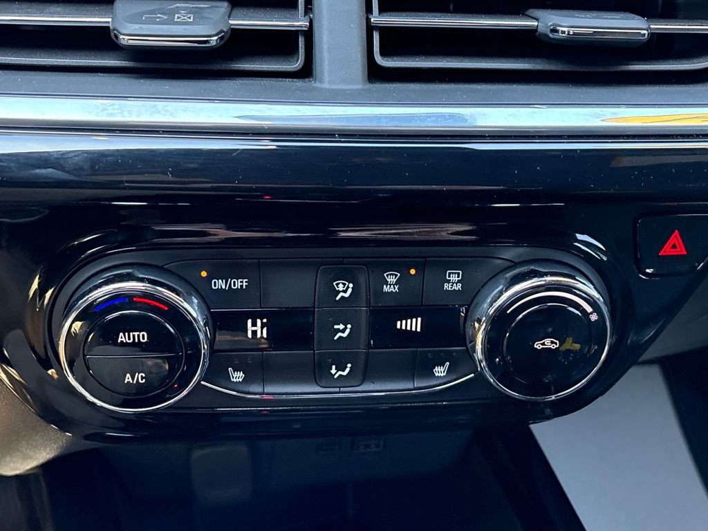 Certified 2024 Chevrolet Trax RS w/ Driver Confidence Package image 17