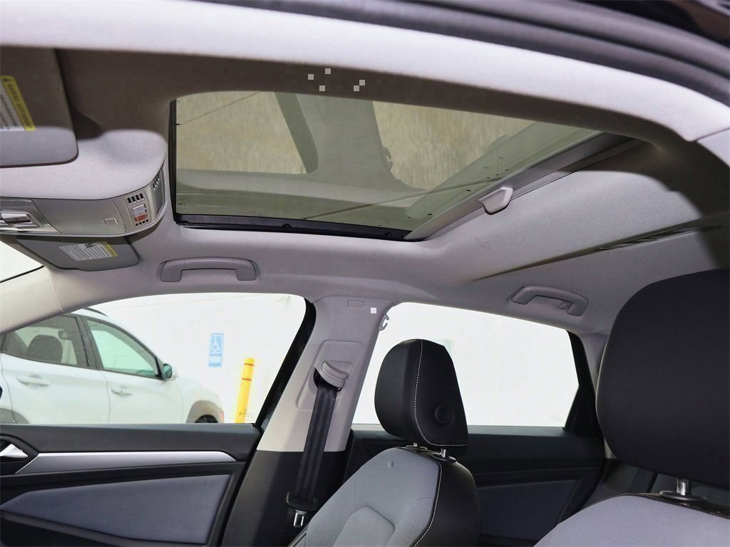 New 2026 Volkswagen Jetta SE FWD image 11