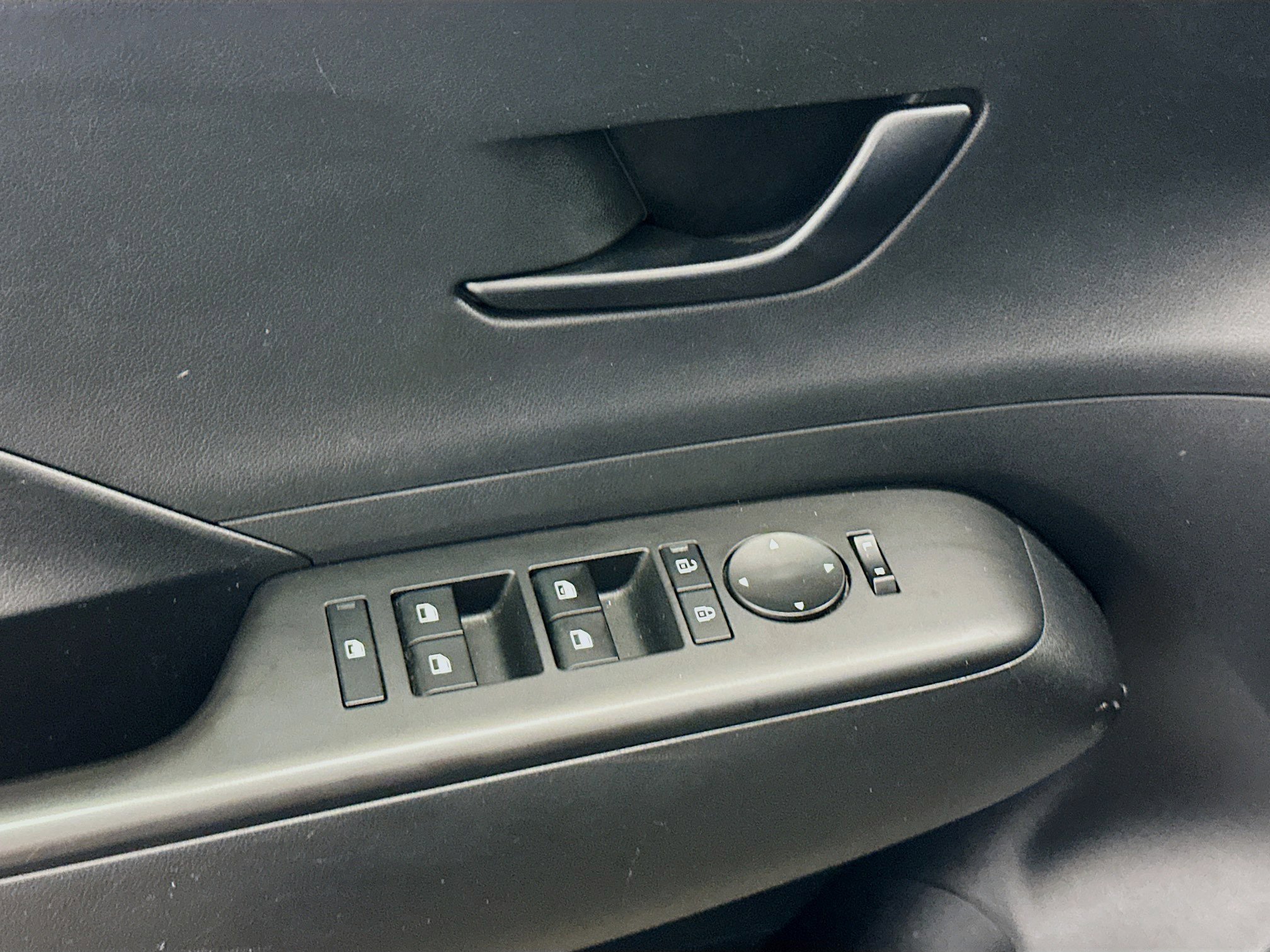 Used 2024 Hyundai Kona SEL image 15