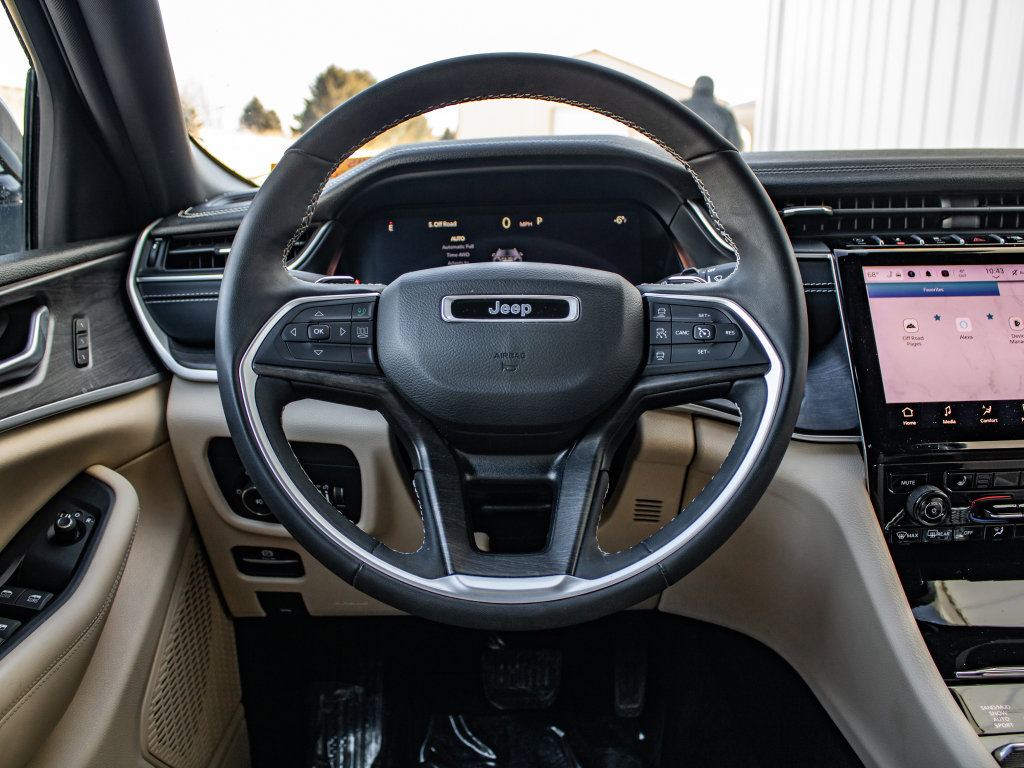 Used 2024 Jeep Grand Cherokee Limited image 26