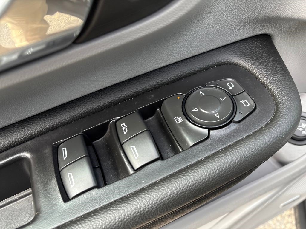 Certified 2024 GMC Terrain SLT w/ Infotainment Package II image 9