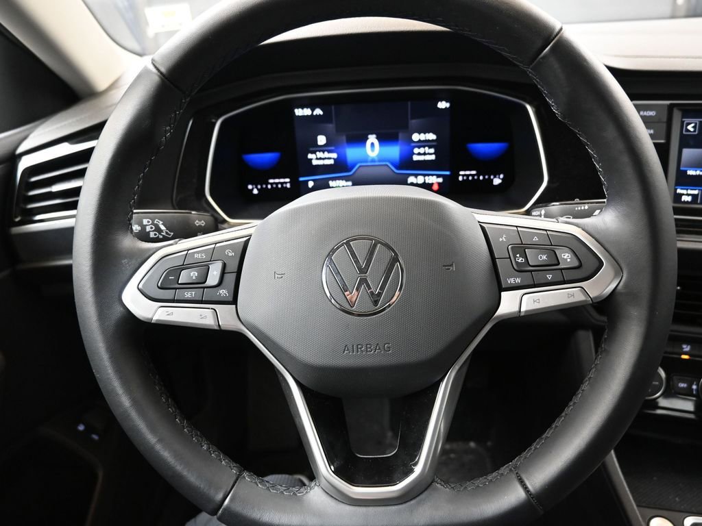 Used 2023 Volkswagen Jetta SE w/ Black Wheel Package image 24