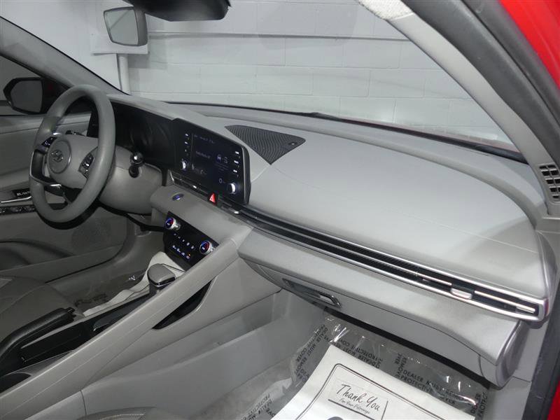 Used 2022 Hyundai Elantra SEL FWD image 23