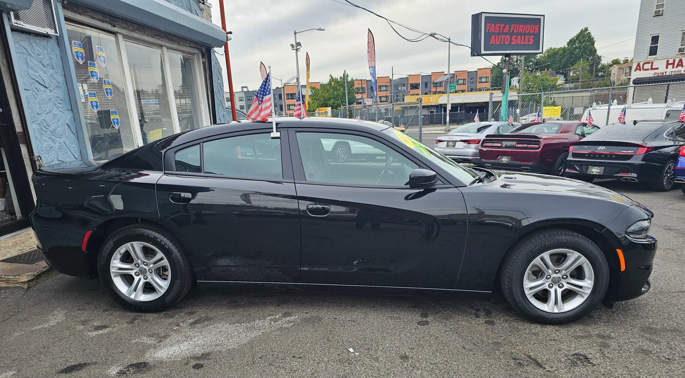 Used 2022 Dodge Charger SXT image 3
