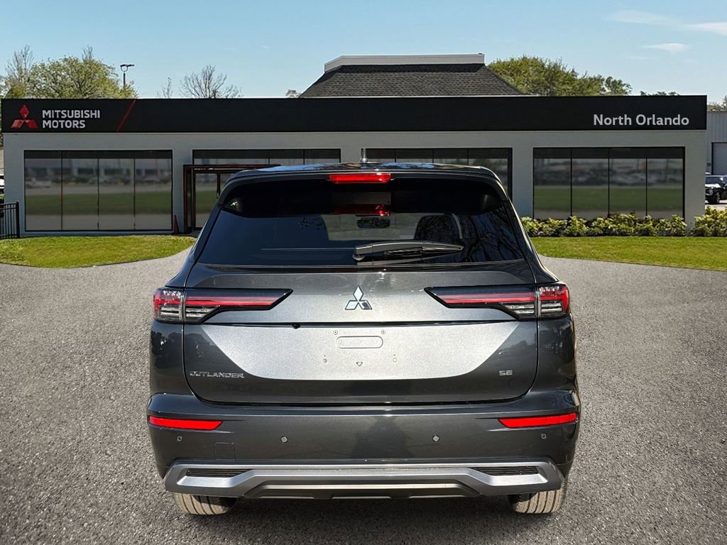 New 2026 Mitsubishi Outlander SE image 5