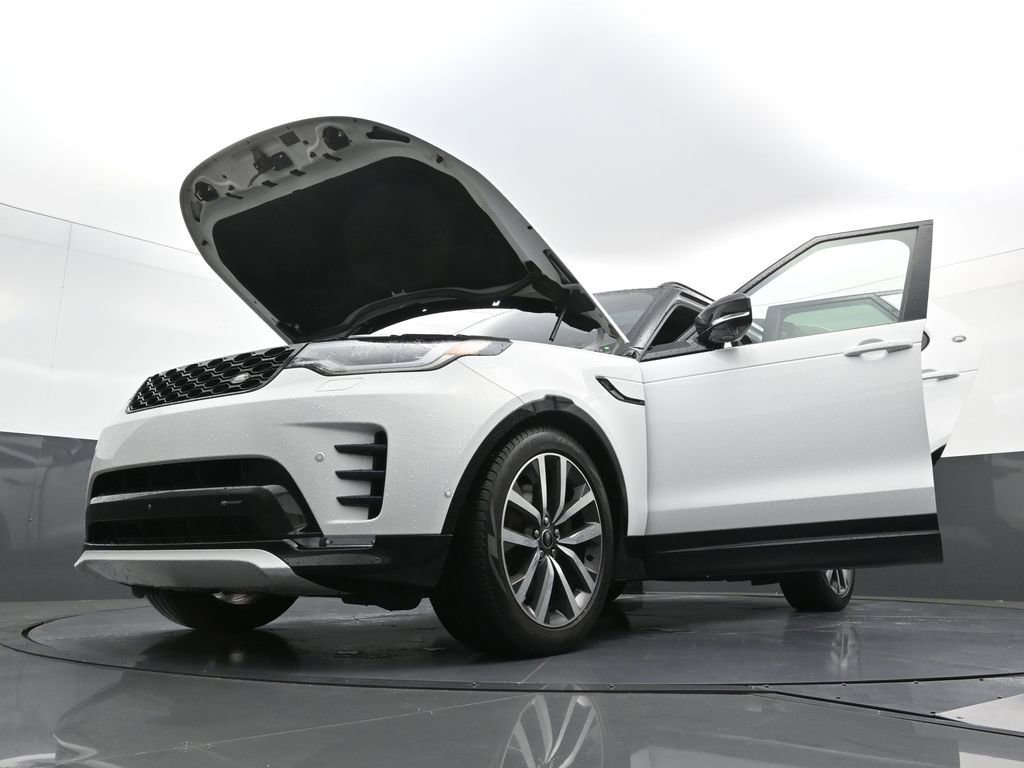 Used 2023 Land Rover Discovery HSE R-Dynamic AWD/4WD image 41