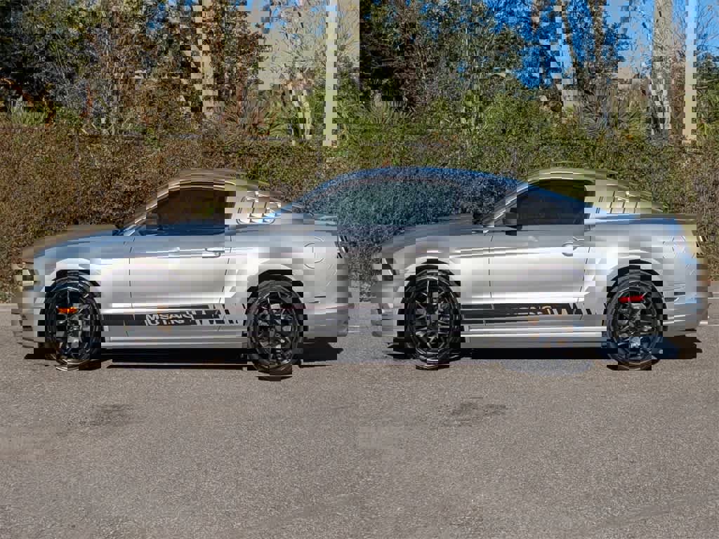 Used 2014 Ford Mustang Coupe image 2