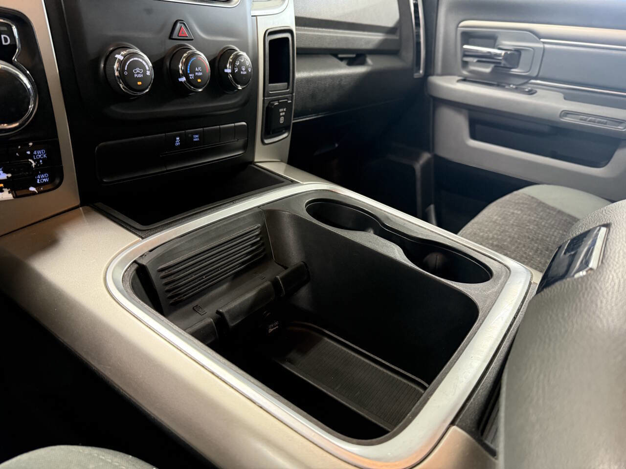 Used 2018 RAM 1500 Classic SLT image 18