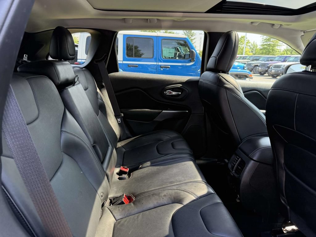 Used 2019 Jeep Cherokee Limited AWD/4WD image 17