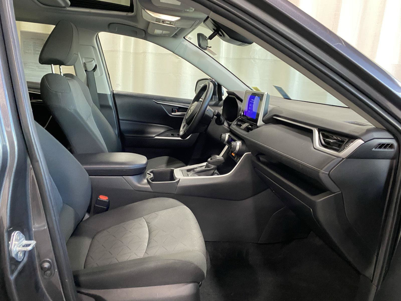 Used 2024 Toyota RAV4 XLE w/ Convenience Package AWD/4WD image 10