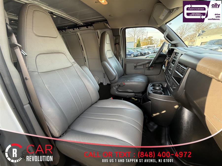 Used 2023 GMC Savana 2500 image 25