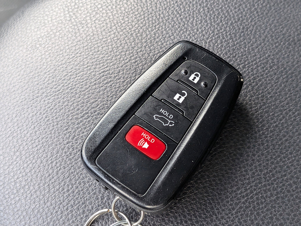 Used 2022 Toyota RAV4 XLE w/ Convenience Package FWD image 45