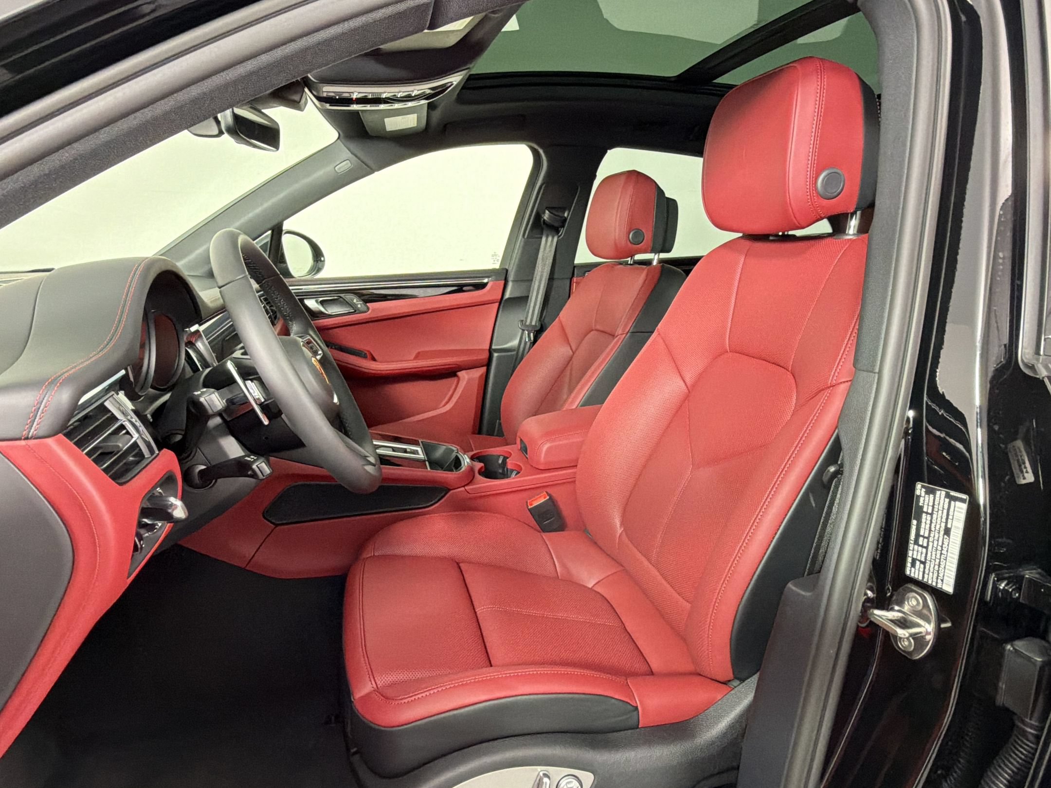 New 2026 Porsche Macan S AWD/4WD image 5