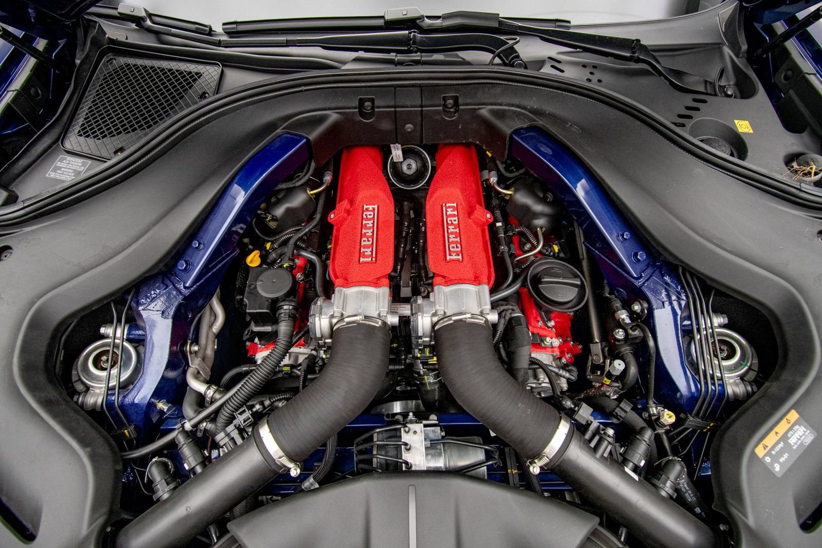 Used 2025 Ferrari Roma Spider RWD image 41