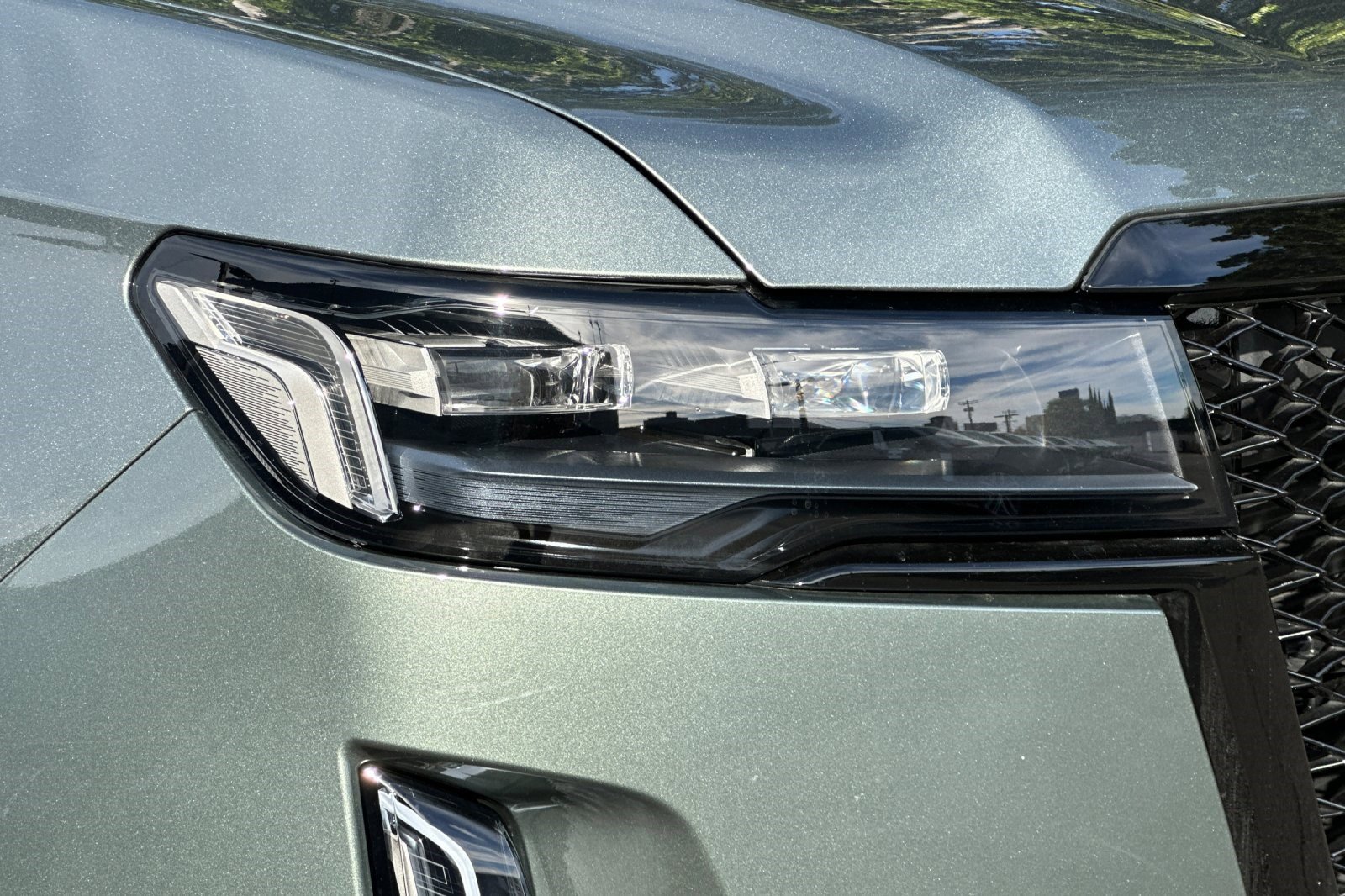 Used 2024 Cadillac Escalade Sport w/ LPO, ONYX Package image 12