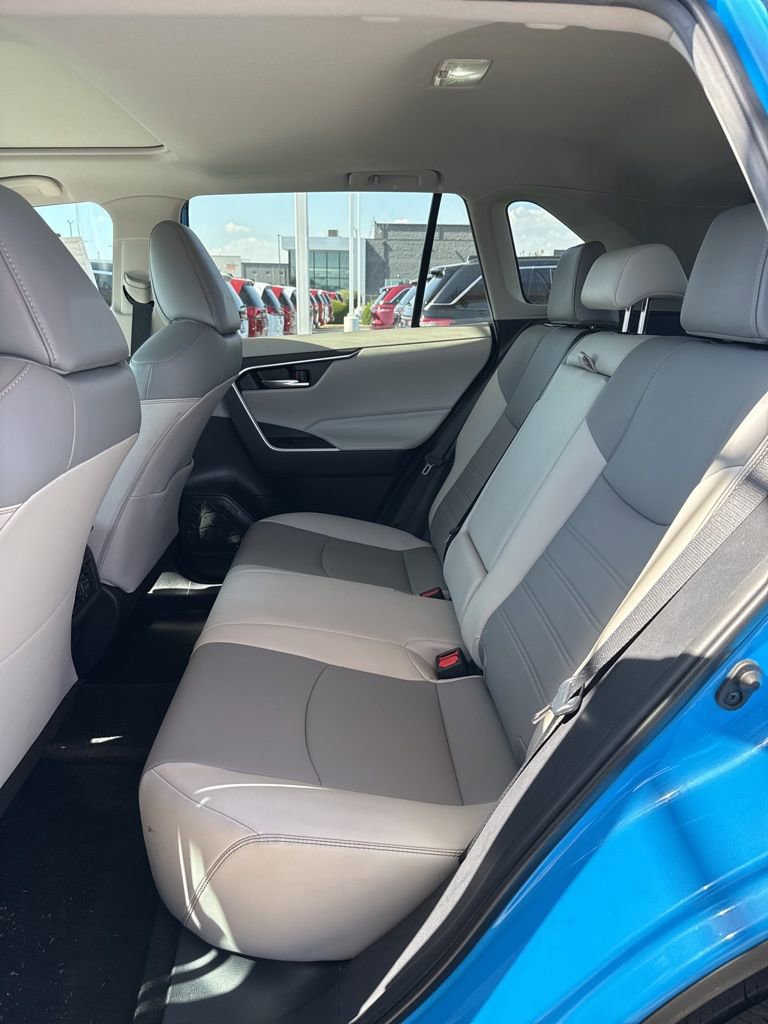 Used 2020 Toyota RAV4 XLE Premium image 19