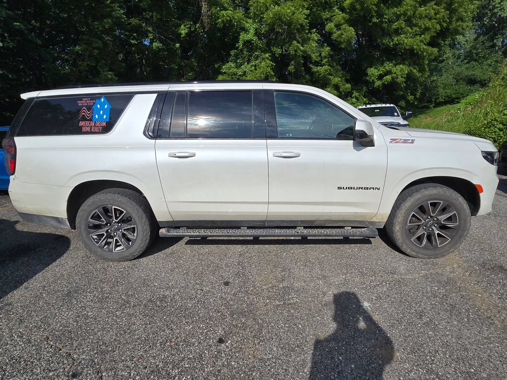 Used 2023 Chevrolet Suburban Z71 w/ Luxury Package AWD/4WD image 9