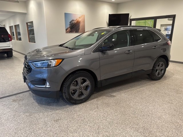 Used 2022 Ford Edge SEL w/ Sport Appearance Package image 4