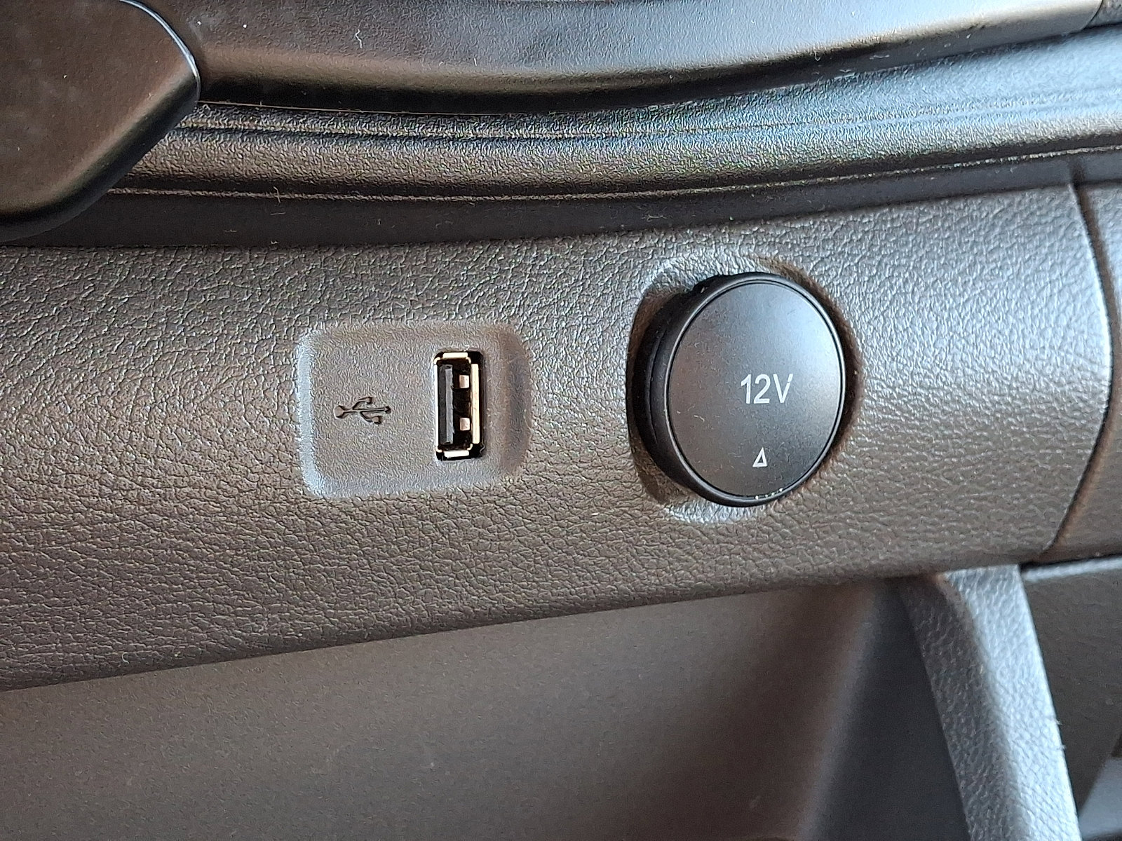 Certified 2024 Ford Transit 250 Low Roof w/ Exterior Upgrade Package image 26