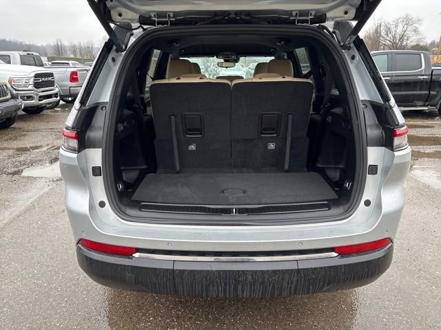 Used 2025 Jeep Grand Cherokee L Limited image 24