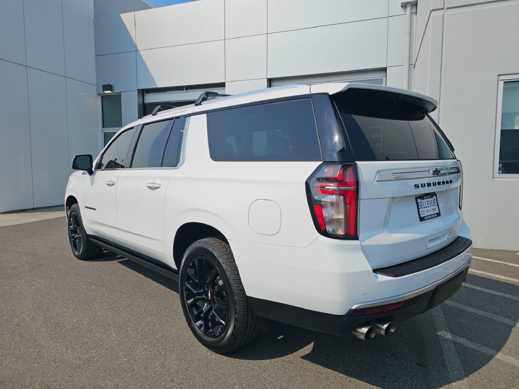 Used 2022 Chevrolet Suburban High Country w/ Premium Package 2 AWD/4WD image 5