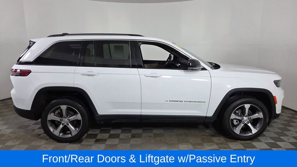Used 2023 Jeep Grand Cherokee Limited w/ Luxury Tech Group II image 9