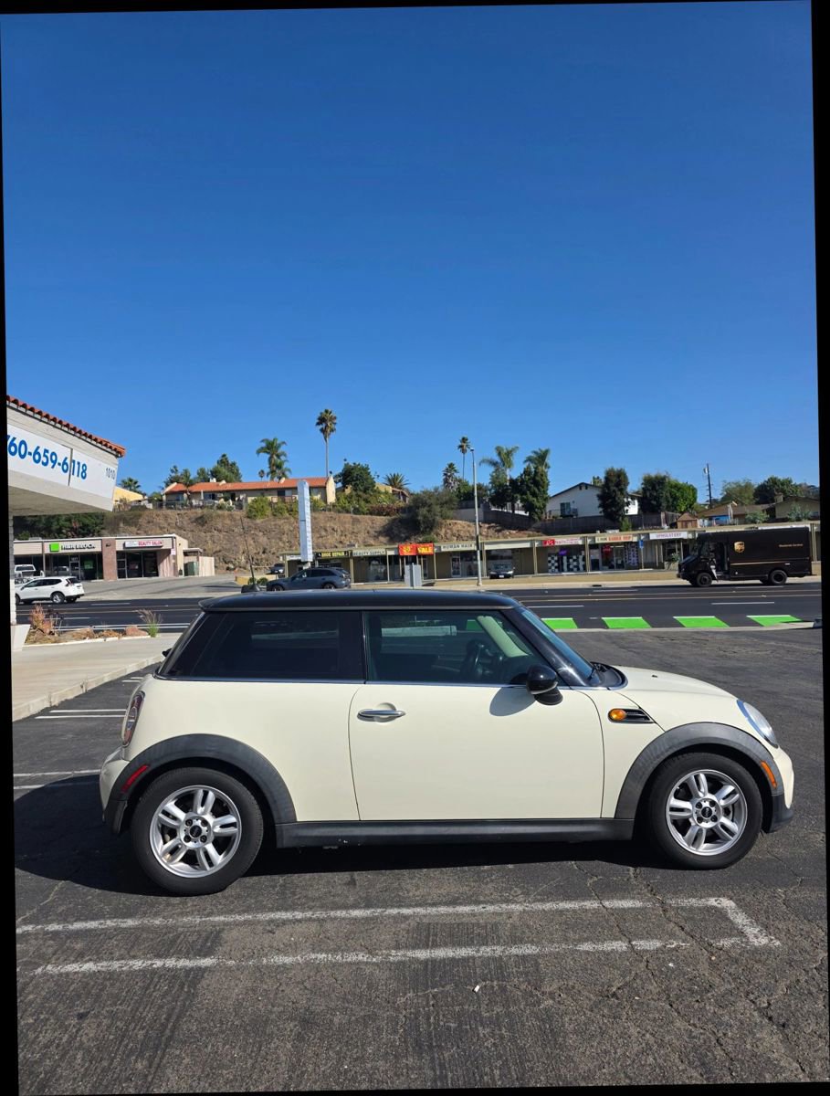 Used 2012 MINI Cooper Hardtop image 8