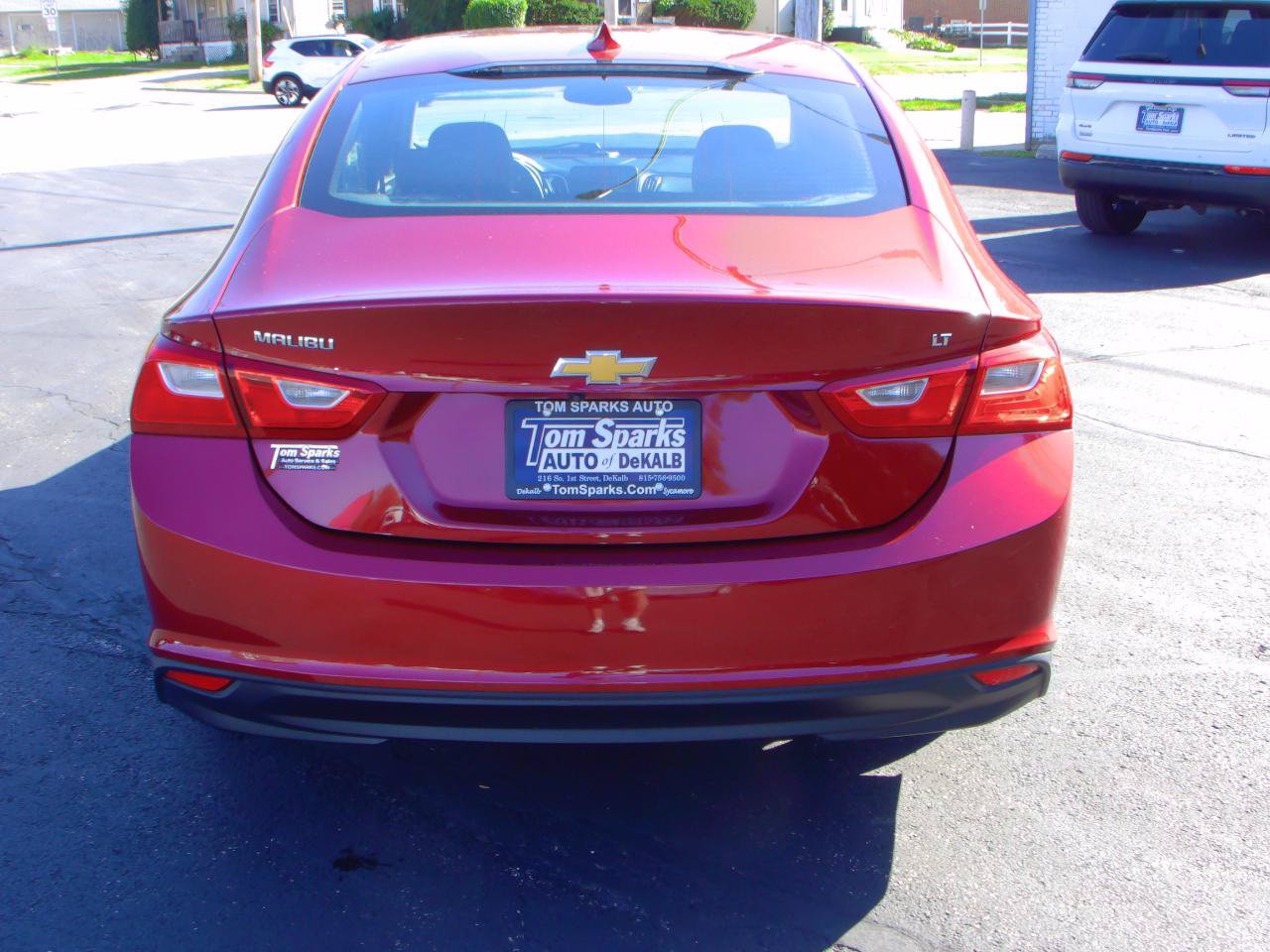Used 2017 Chevrolet Malibu LT w/ Leather Package FWD image 27