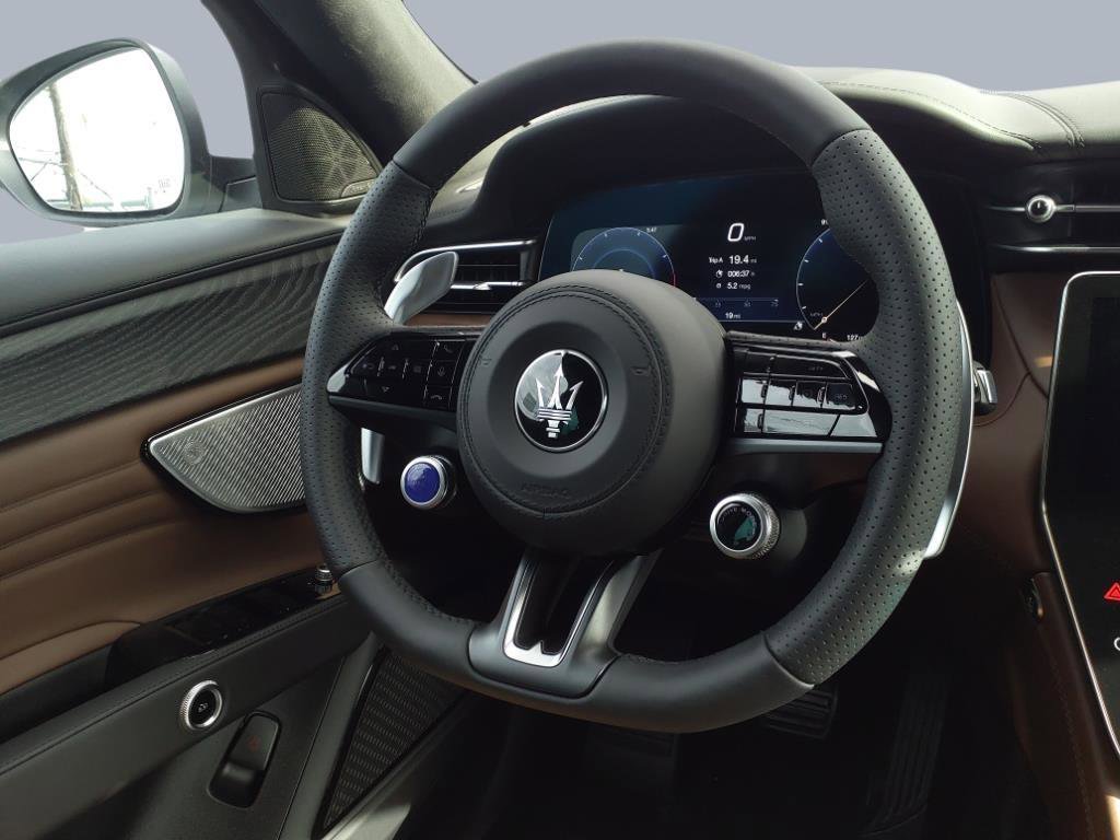 New 2024 Maserati Grecale GT image 8