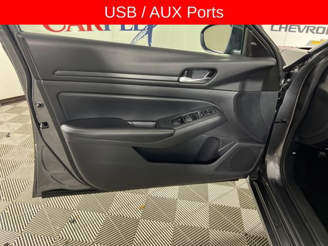 Used 2024 Nissan Altima 2.5 SV image 11