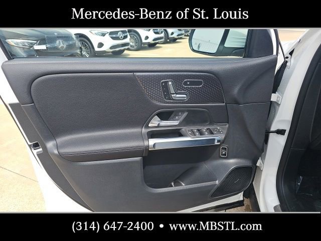 New 2026 Mercedes-Benz GLB 250 4MATIC image 14
