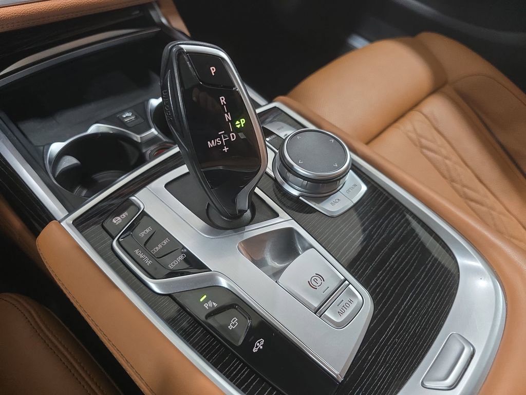 Used 2021 BMW 740i w/ M Sport Package RWD image 24