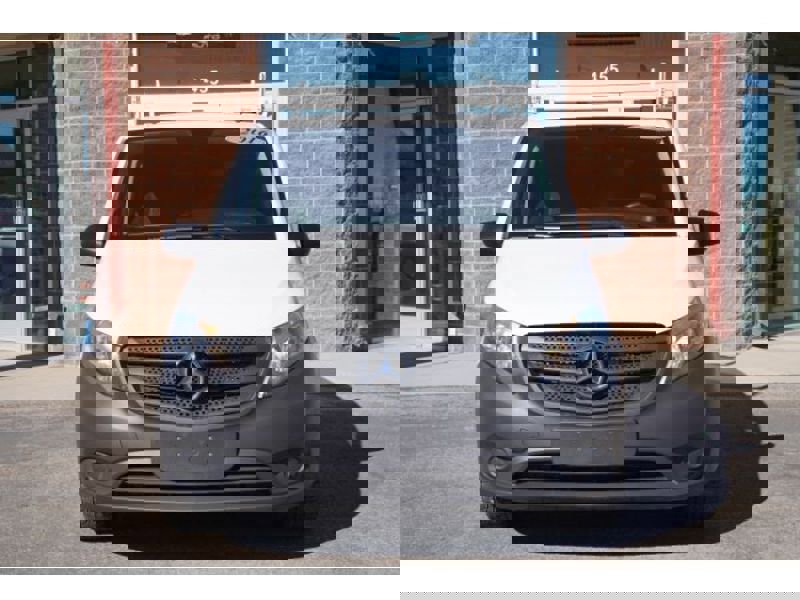 Used 2016 Mercedes-Benz Metris image 2