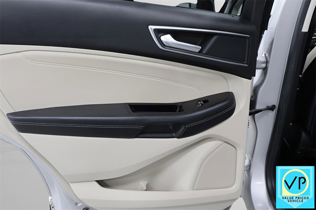 Used 2018 Ford Edge Titanium w/ Equipment Group 301A image 25