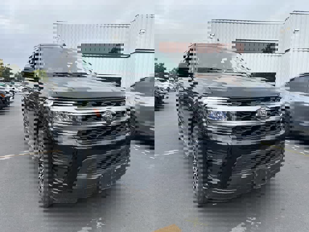 Used 2024 Ford Expedition Max XLT