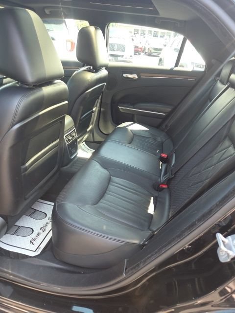 Used 2015 Chrysler 300 C Platinum w/ Harman/Kardon Audio Group AWD/4WD image 23