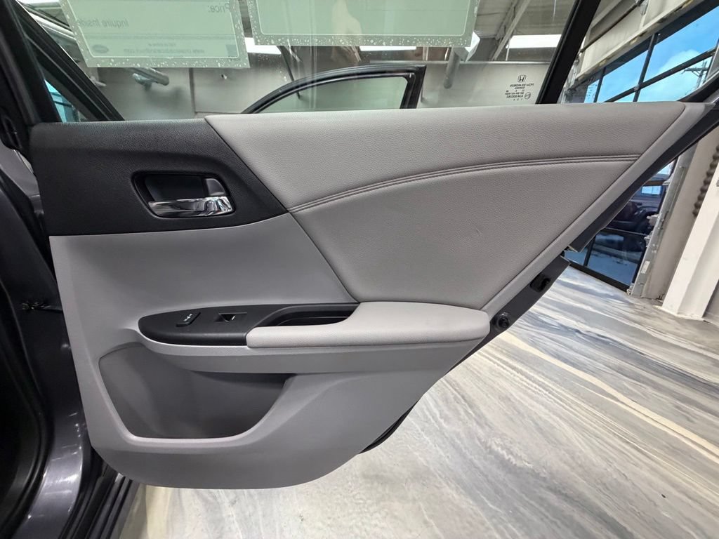 Used 2017 Honda Accord Touring image 48