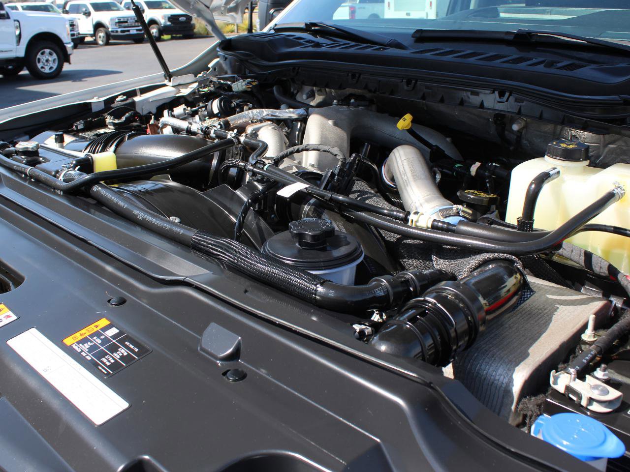 Used 2024 Ford F550 4x4 Crew Cab Super Duty image 19