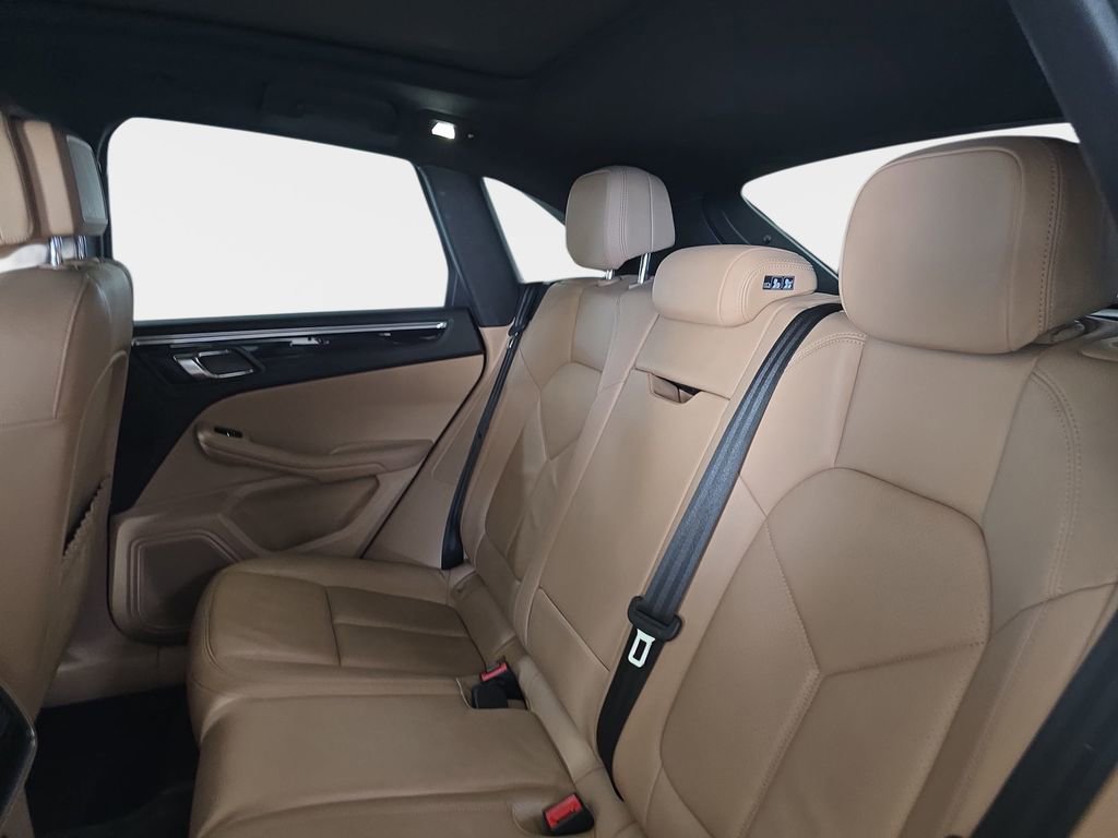 Used 2021 Porsche Macan S image 14