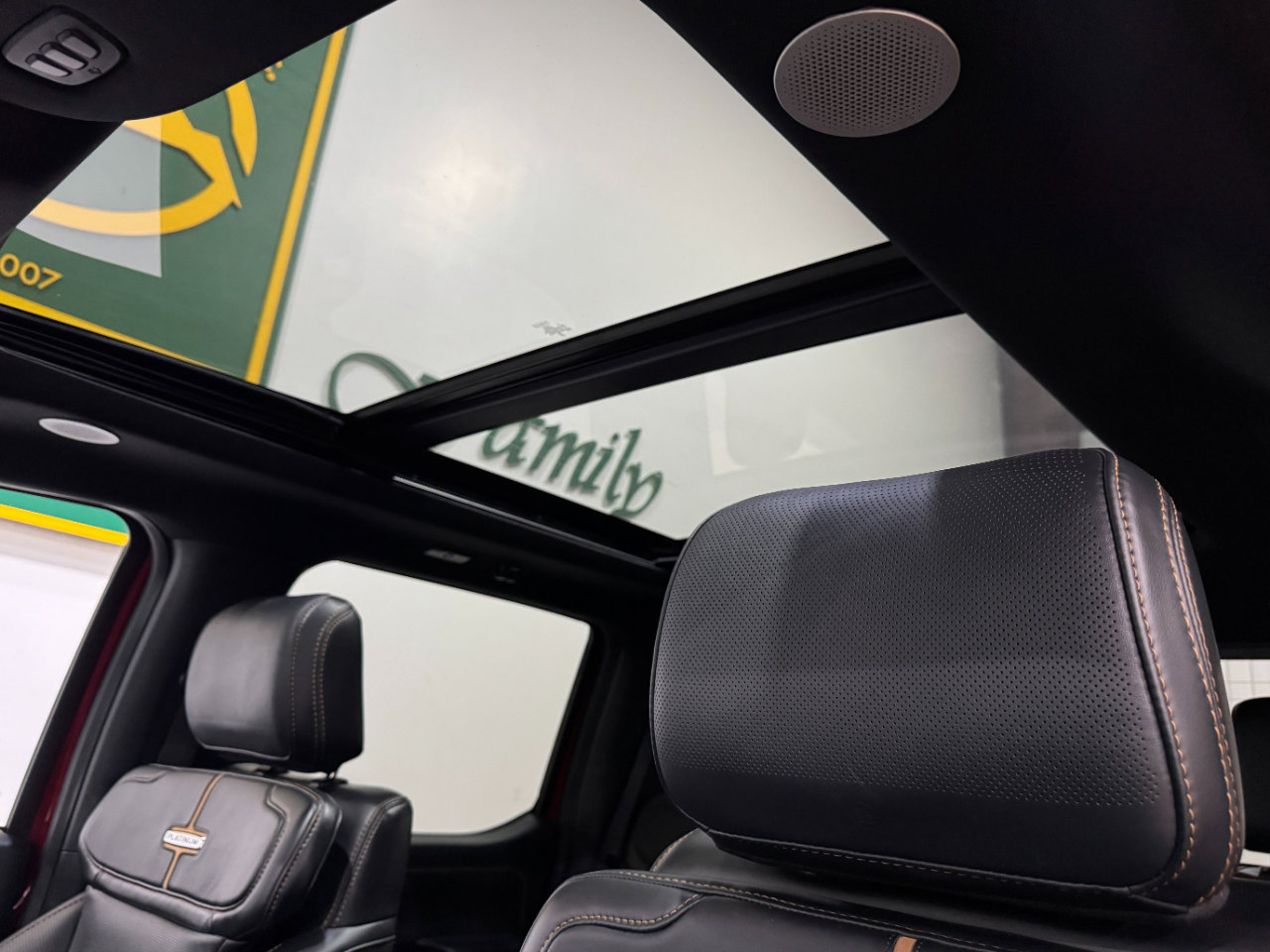 Used 2023 Ford F250 Platinum w/ Tremor Off-Road Package image 17