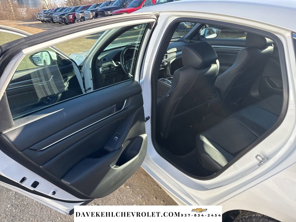 Used 2018 Honda Accord Sport image 18