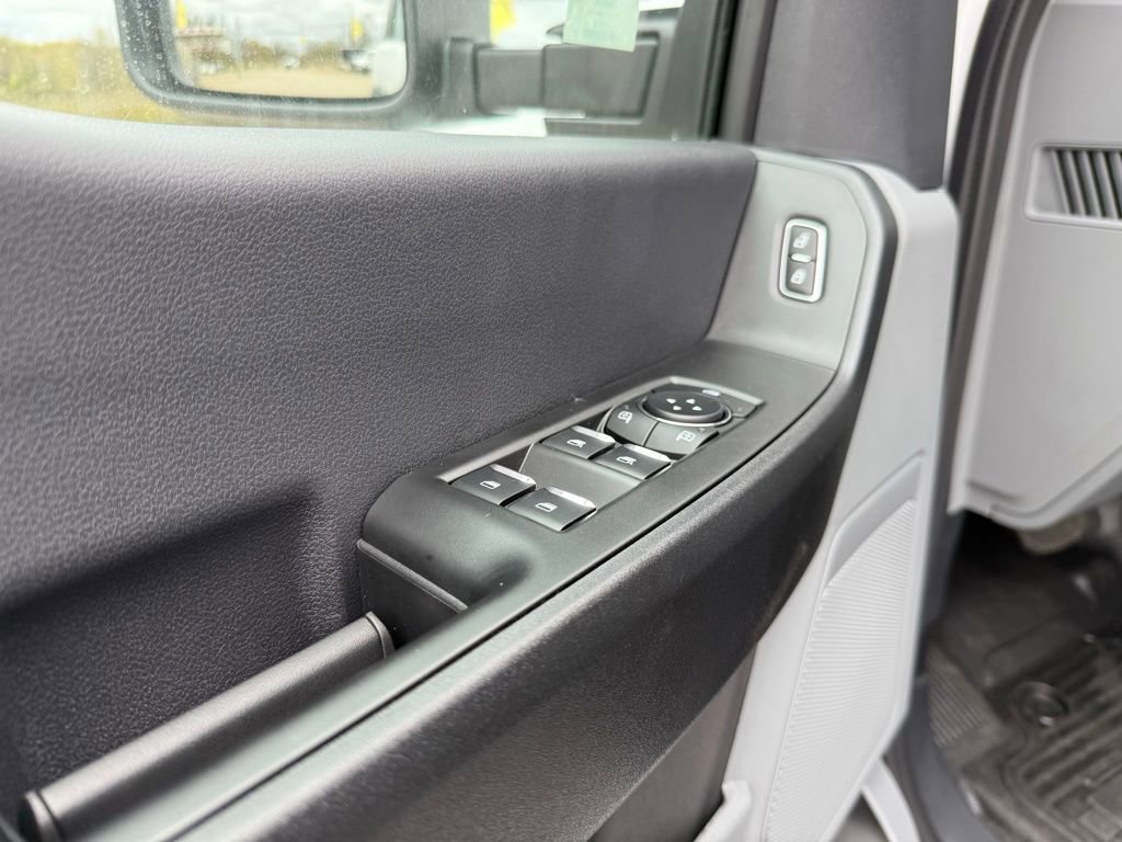 New 2026 Ford F350 XL w/ XL Chrome Package image 32