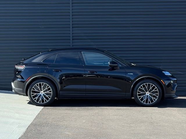 New 2025 Porsche Macan 4 Electric image 8