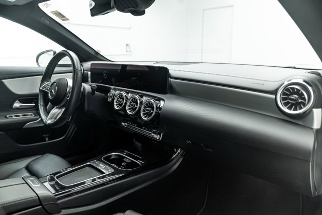 Used 2025 Mercedes-Benz CLA 250 image 14