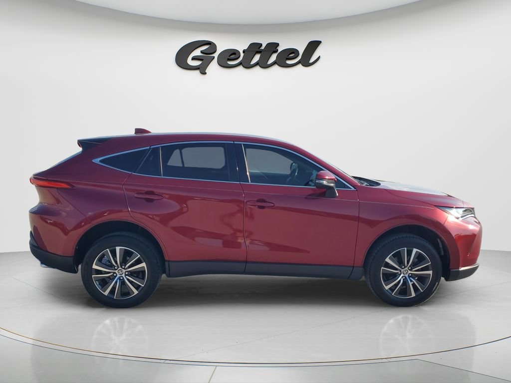 Certified 2023 Toyota Venza LE image 4