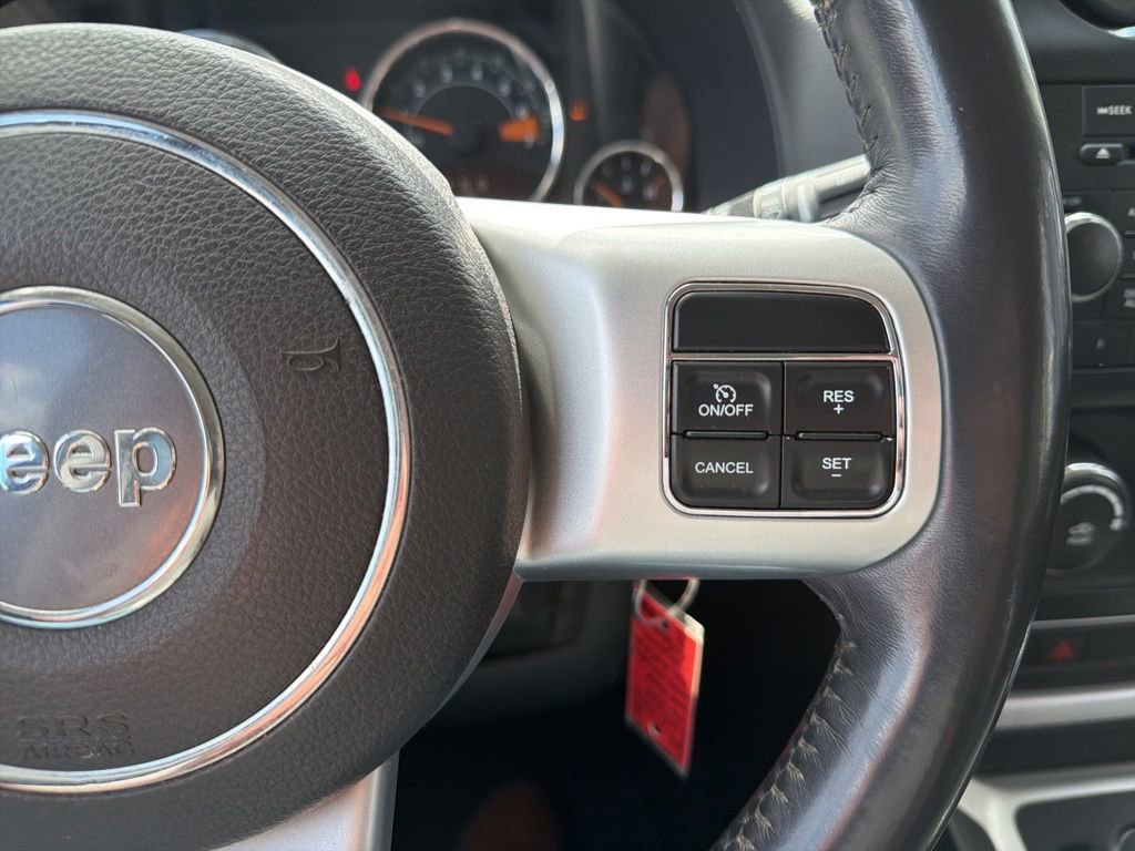 Used 2016 Jeep Compass Latitude AWD/4WD image 13